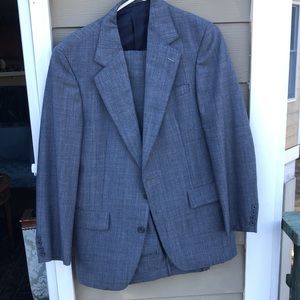 EUC lined suit Louries of Columbia SC